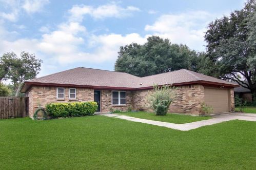 4024 Hemlock St, Fort Worth, TX 76137-2015