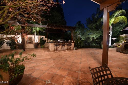 5320 Ivafern Ln, La Canada CA  91011-2811 exterior