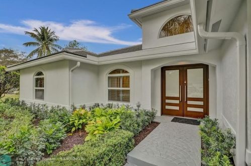 2830 Sabalwood Ct, Delray Beach FL  33445-7153 exterior