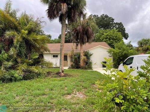 1005 25th St, Vero Beach, FL 32960-5040