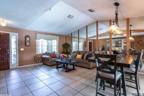 32 Breeze Hill Ln, Palm Coast, FL 32137-8776