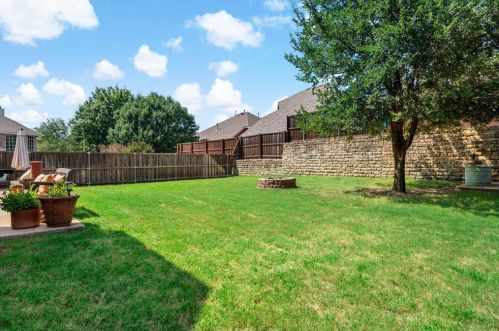 4216 Sharondale Dr, Lewisville TX  75022-0958 exterior