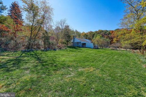7455 Hillside Dr, Spring Grove PA  17362-8555 exterior