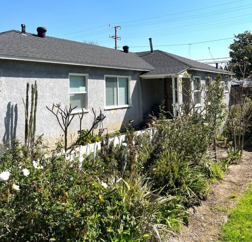 2276 Argonne Ave, Long Beach, CA 90815-2528