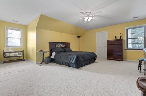 215 Woodridge Ct, Canonsburg PA  15317-9509 exterior