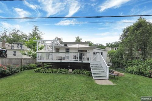 12 River Rd, Oakland NJ  07436-1929 exterior