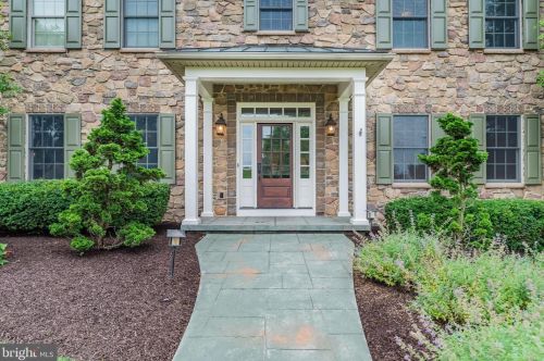 644 Southridge Dr, Navy Sup Dpt PA  17055-6025 exterior