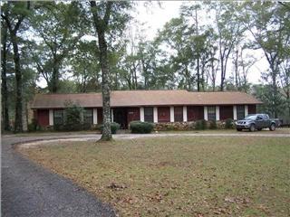 2614 Choctaw Trl, Marianna, FL 32446-7812
