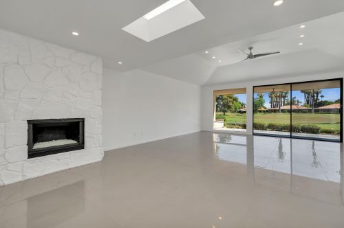 42 Majorca Dr, Rancho Mirage CA  92270-3823 exterior