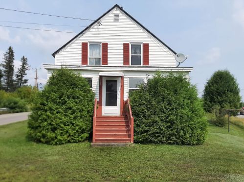 78 Pleasant St, Columbia, NH 03576-3608