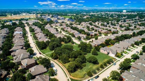 3604 Leanne Dr, Lewisville TX  75022-0962 exterior