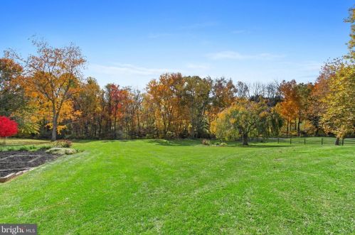 6116 Gardner Rd, Spring Grove PA  17362-9158 exterior