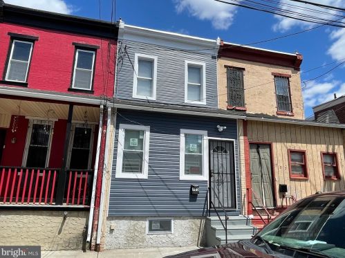 725 York St, Camden, NJ 08102-1833