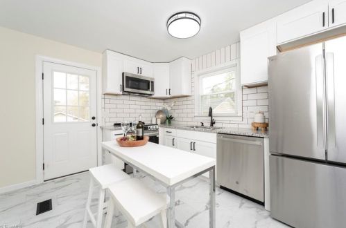 2601 Daye Dr, Greensboro NC  27406-6205 exterior