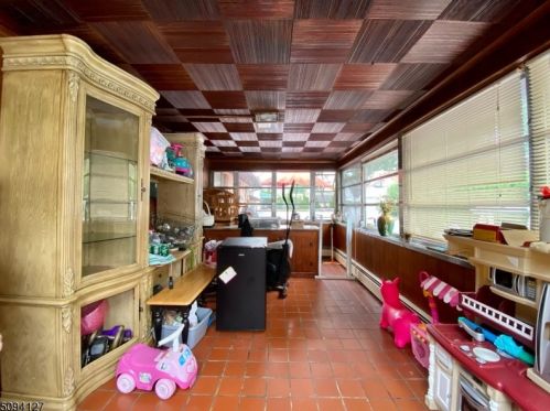 27 Union Ave, Nutley NJ  07110-3325 exterior