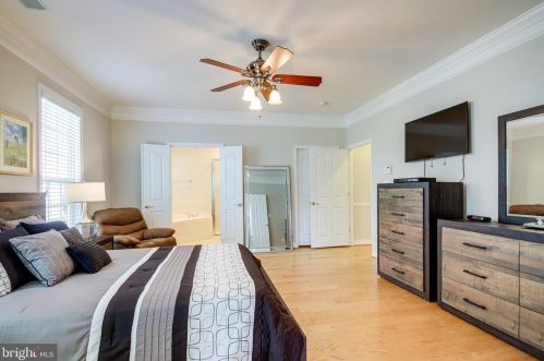 9517 Moonen Bay Ln, Bristow VA  20136-3515 exterior