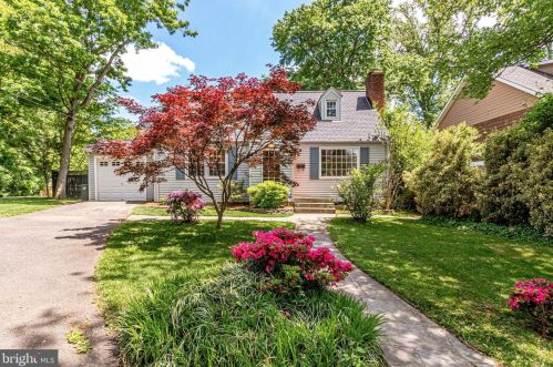 312 Lee St, Falls Church, VA 22046-3233