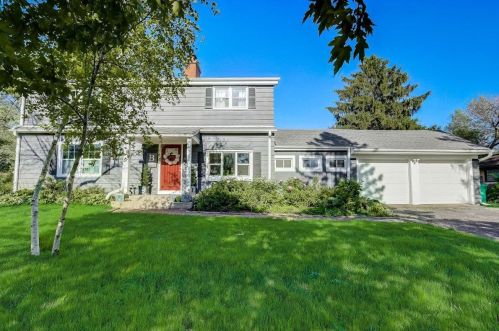 8080 Mohawk Rd, Milwaukee, WI 53217-2720