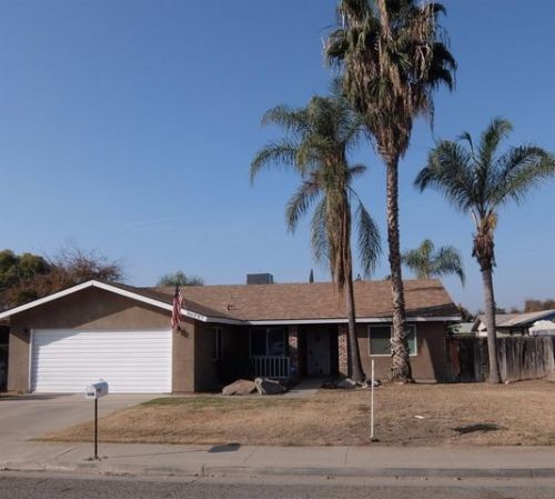 161 Balmayne St, Porterville, CA 93257-2652
