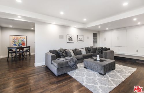 3200 Wrightwood Dr, North Hollywood CA  91604-3936 exterior