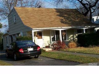 1298 Chestnut Dr, Hewlett, NY 11557-1215