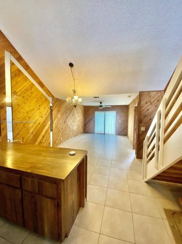 6963 40th St, Hollywood, FL 33023-6619