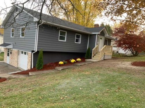 3 Crosby Ct, Fishkill, NY 12524-2101