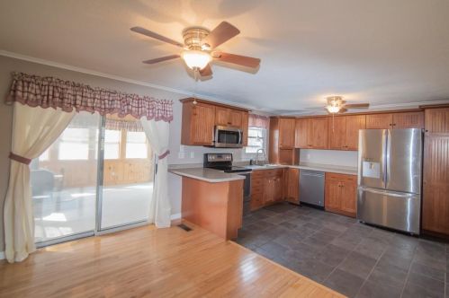 13 Harvey Rd, Londonderry NH  03053-7412 exterior