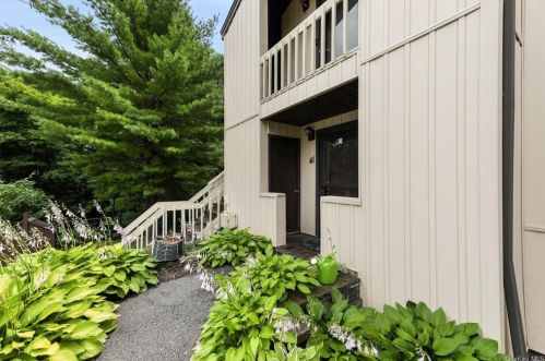 41 Overlook Cmns, Yorktown Hgts, NY 10598-5150