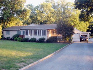 626 Hazel Ave, Marietta, PA 17547-1806