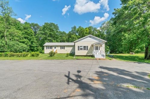 38 Hamptonburgh Rd, Camp Bell Hall, NY 10916-2411