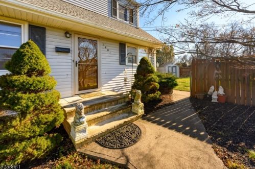 1601 Raritan Ave, Manville NJ  08835-2042 exterior