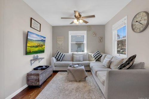 240 Overland Rd, Mahopac NY  10541-1121 exterior