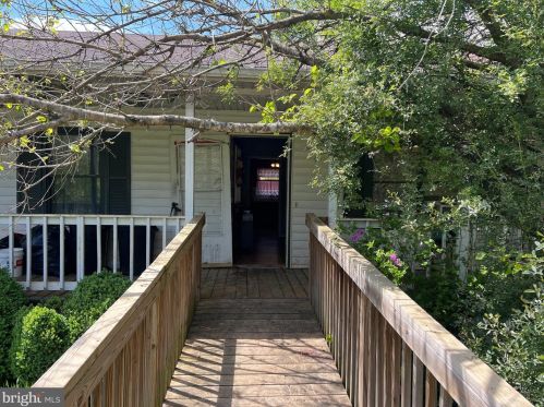 1100 Rockfish Run Rd, Scottsville, VA 24590-4708