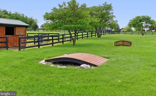 12760 Beebe Ct, Lovettsville VA  20180-2778 exterior