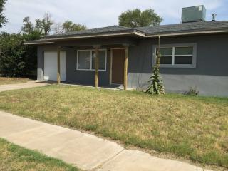 240 New Mexico Dr, Portales NM  88130-7041 exterior