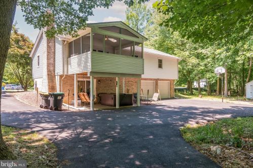 237 Forrestal Dr, Bear DE  19701-1642 exterior