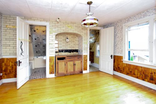 812 Burleigh St, Milwaukee WI 53222-4804 exterior