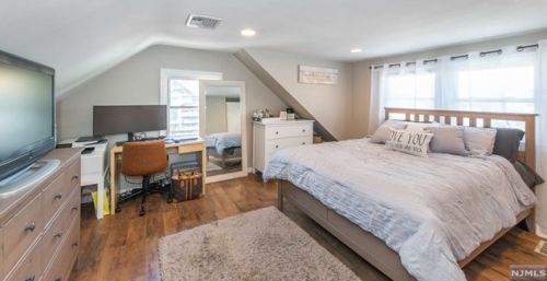 129 Philip Ave, Elmwood Park NJ  07407-2136 exterior