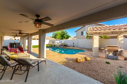 5717 Soft Wind Dr, Glendale AZ  85310-3643 exterior