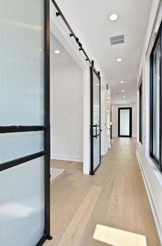 2019 Brentwood St, Austin TX  78752-4105 exterior