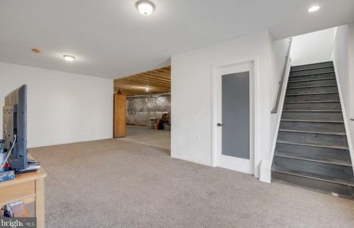 39744 Mount Gilead Rd, Leesburg VA 20175-6712 exterior