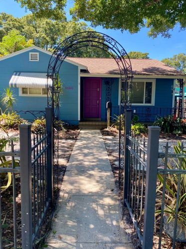 5044 3rd Ave, Saint Petersburg, FL 33707-1914