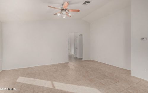 985 Vernoa St, San Tan Valley, AZ 85140-7914