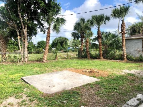 1540 10th St, West Palm Beach FL  33404-6505 exterior