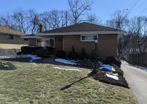 1946 Outlook Dr, Verona, PA 15147-1911