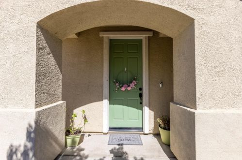 2556 Cottage Pointe Dr, Riverbank, CA 95367-9479