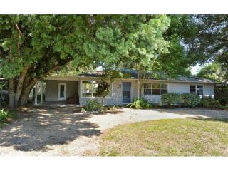 2653 Prospect St, Sarasota, FL 34239-2627
