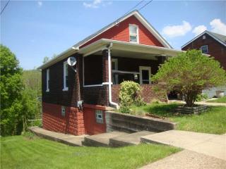 821 8 St, Trafford PA  15085-1135 exterior