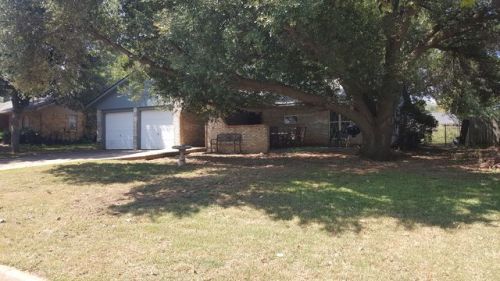 726 Gayle St, Burkburnett, TX 76354-3014